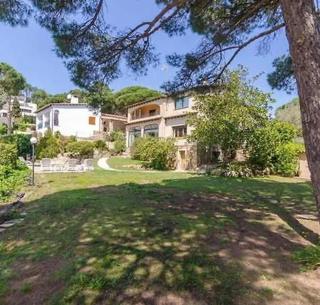 Villa Sant Eloi Sleeps 8 Pool Wifi Lloret de Mar